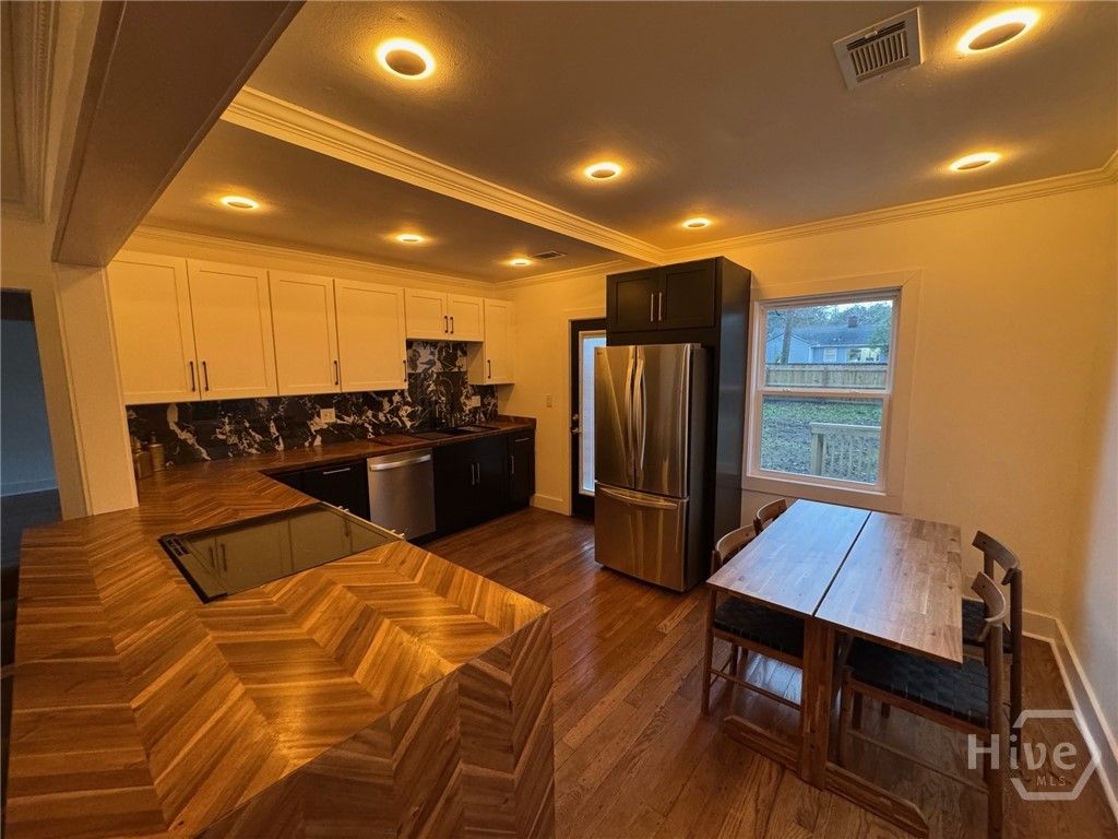 Image 27 of property listing at 407 E 58th Street, Savannah, GA 31405