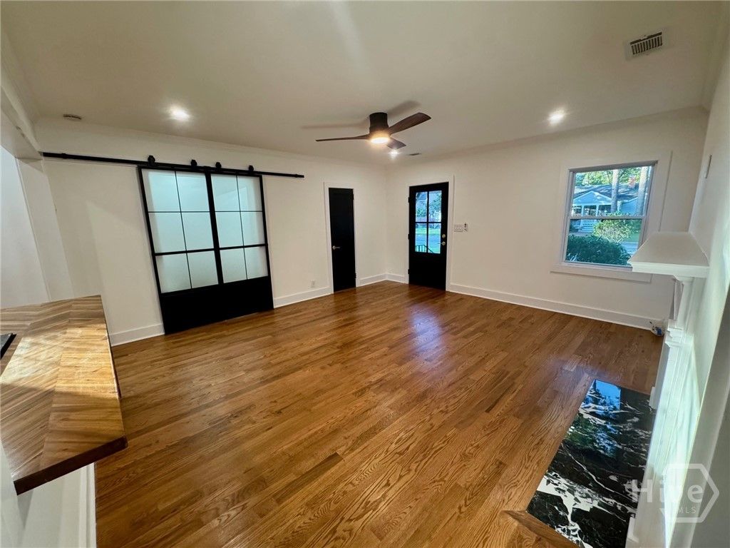 Image 7 of property listing at 407 E 58th Street, Savannah, GA 31405