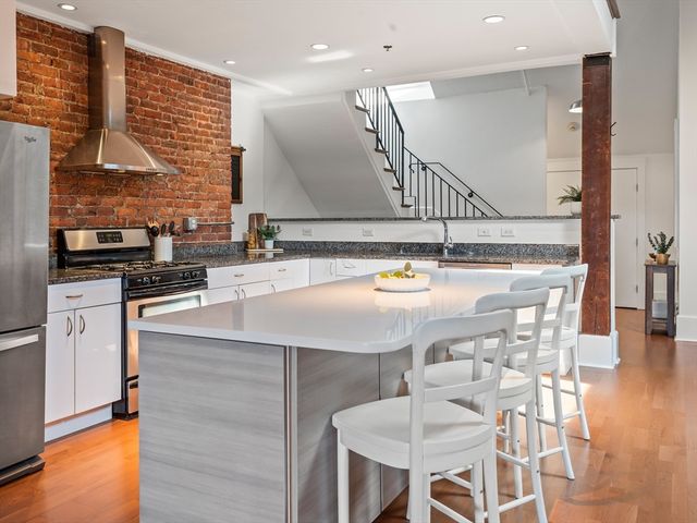 28 Adams St 310, Worcester, MA 01604