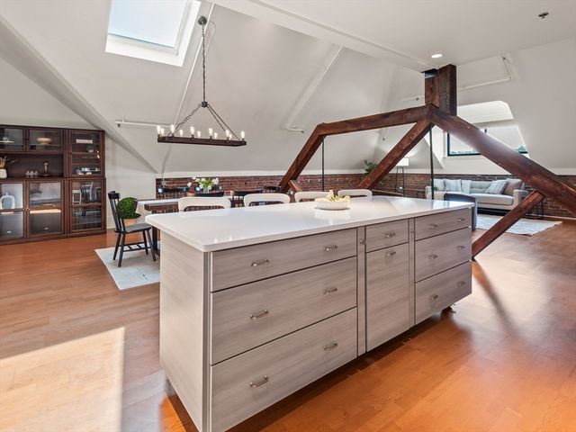 28 Adams St 310, Worcester, MA 01604