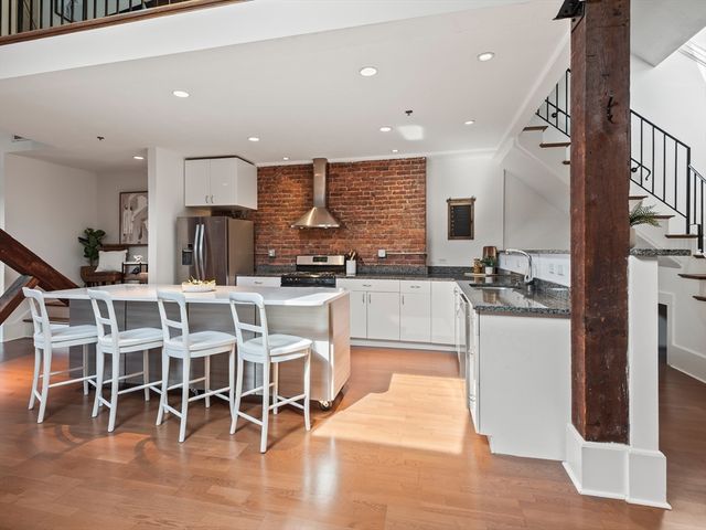 28 Adams St 310, Worcester, MA 01604