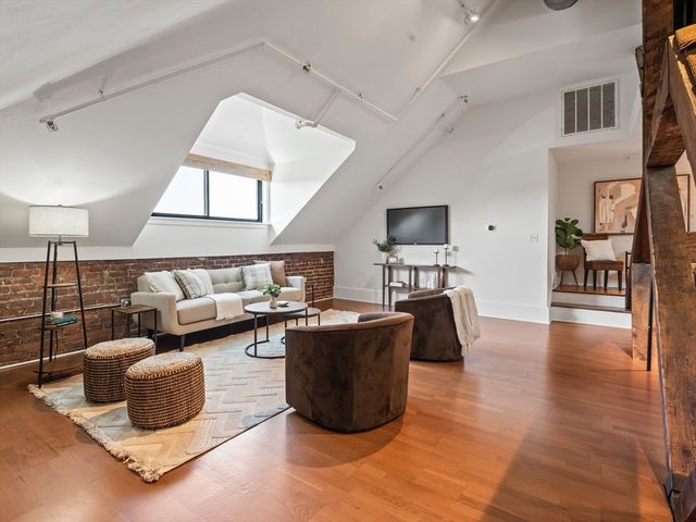 28 Adams St 310, Worcester, MA 01604