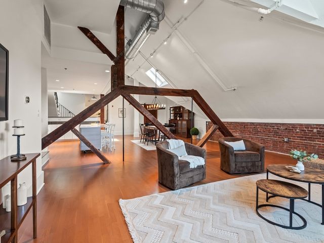 28 Adams St 310, Worcester, MA 01604