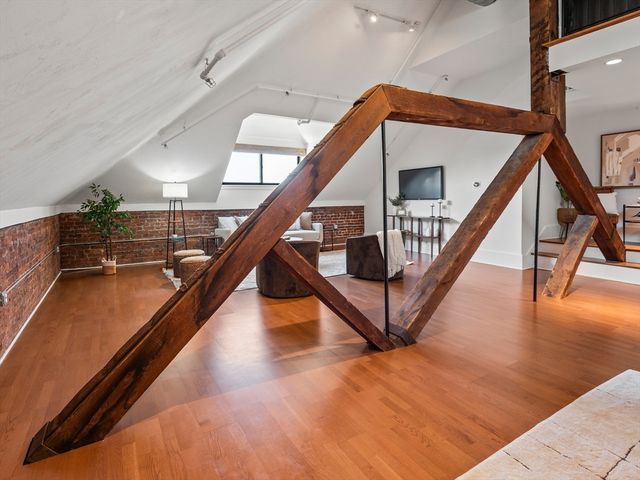 28 Adams St 310, Worcester, MA 01604