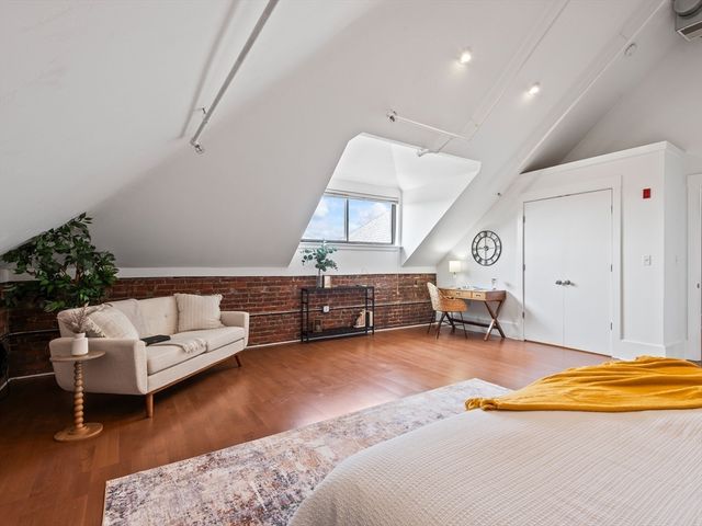 28 Adams St 310, Worcester, MA 01604