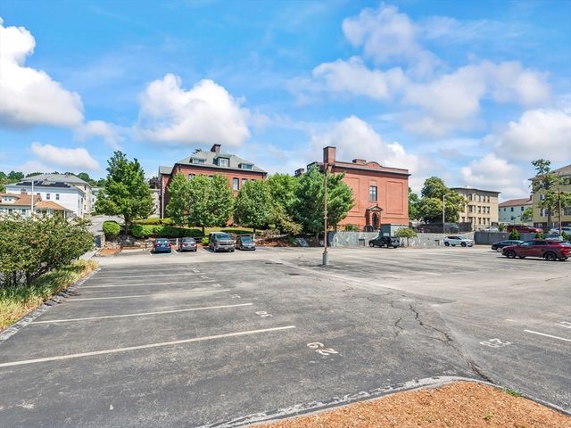 28 Adams St 310, Worcester, MA 01604