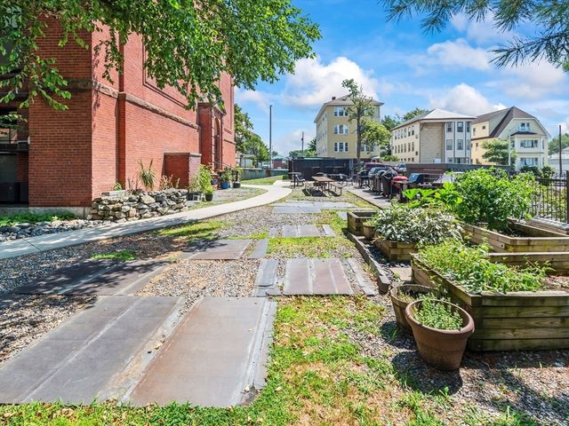 28 Adams St 310, Worcester, MA 01604