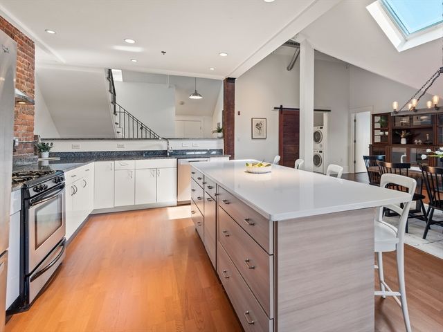 28 Adams St 310, Worcester, MA 01604