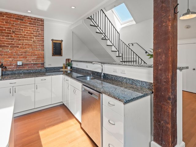 28 Adams St 310, Worcester, MA 01604