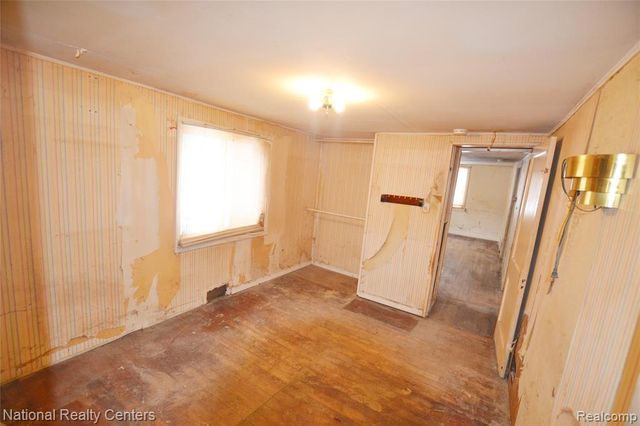 17005 Oporto Street, Livonia, MI 48154