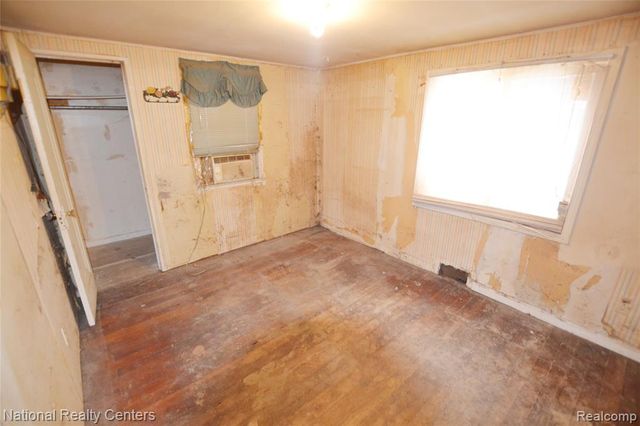 17005 Oporto Street, Livonia, MI 48154