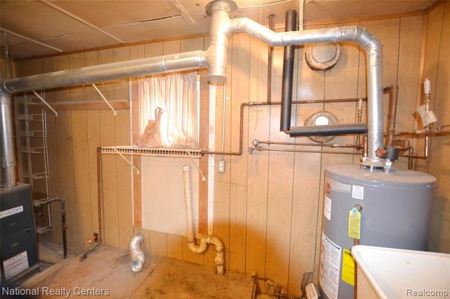 17005 Oporto Street, Livonia, MI 48154