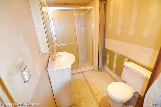 17005 Oporto Street, Livonia, MI 48154