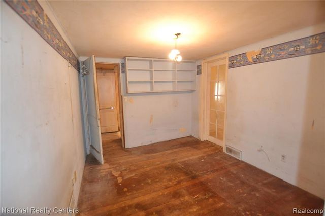 17005 Oporto Street, Livonia, MI 48154