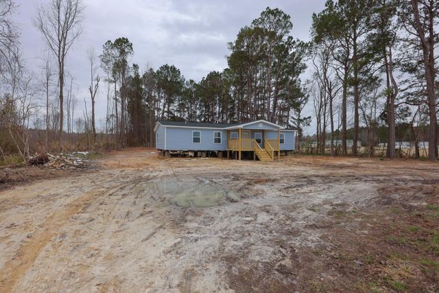 400 Airport Rd., Loris, SC 29569