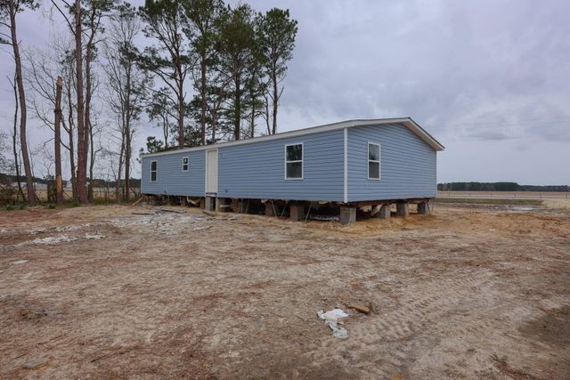 400 Airport Rd., Loris, SC 29569