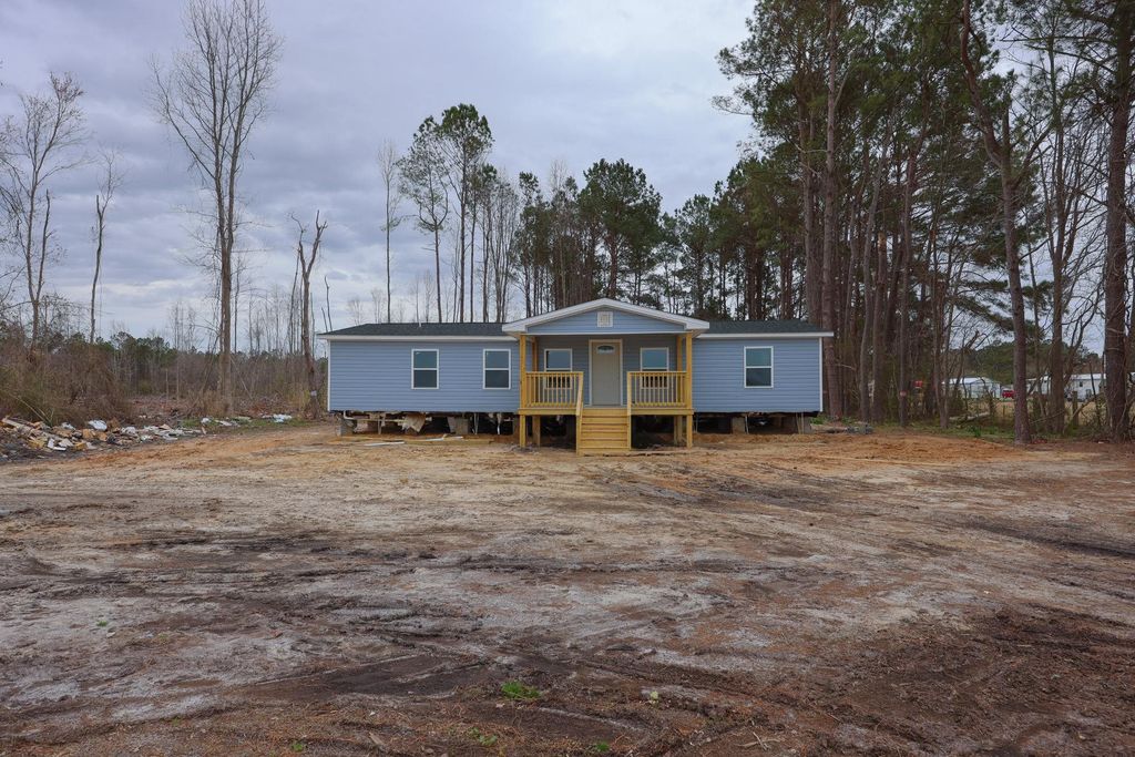400 Airport Rd., Loris, SC 29569
