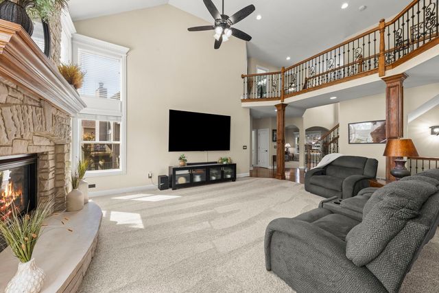 1122 Clearwater Drive, Yorkville, IL 60560