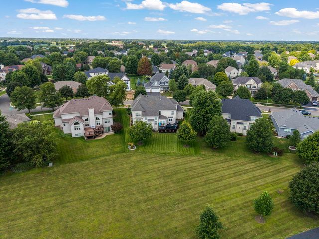 1122 Clearwater Drive, Yorkville, IL 60560