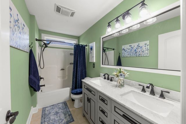 1122 Clearwater Drive, Yorkville, IL 60560