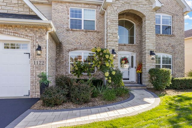 1122 Clearwater Drive, Yorkville, IL 60560