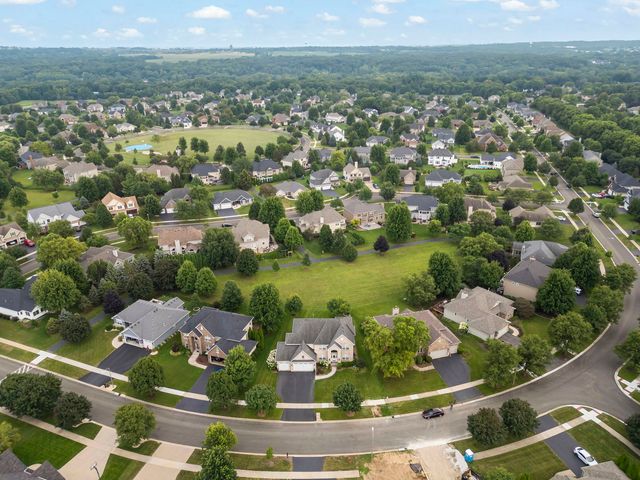 1122 Clearwater Drive, Yorkville, IL 60560