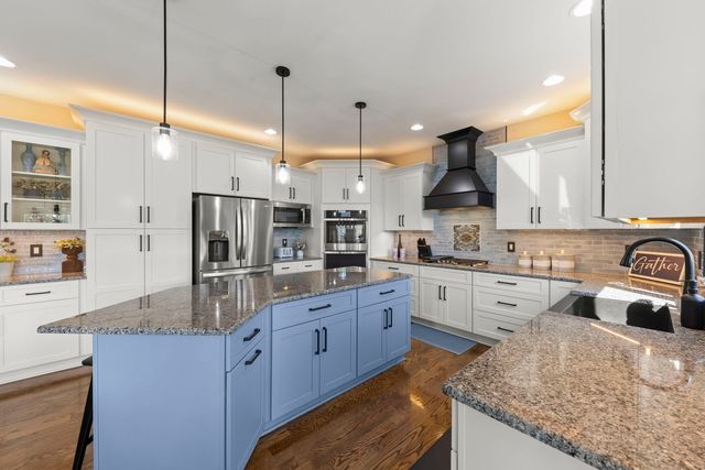 1122 Clearwater Drive, Yorkville, IL 60560