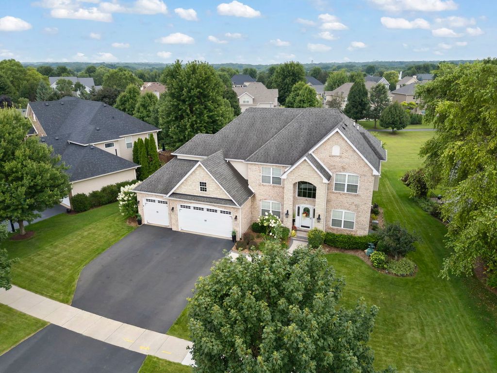 1122 Clearwater Drive, Yorkville, IL 60560