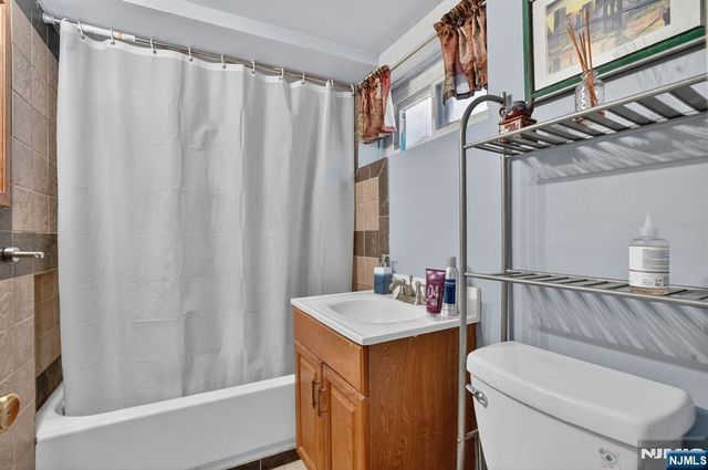 200 Rambler Avenue, New Milford, NJ 07646