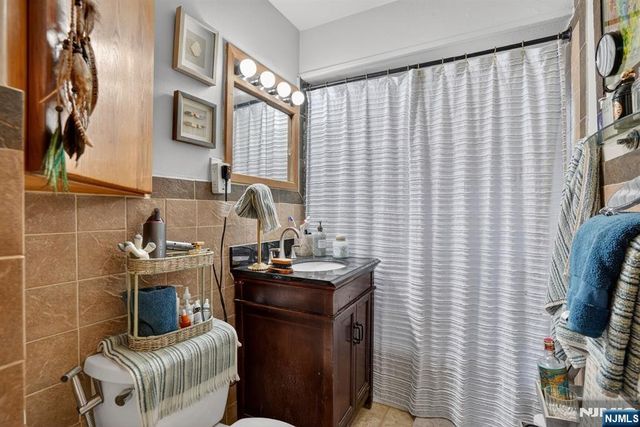 200 Rambler Avenue, New Milford, NJ 07646