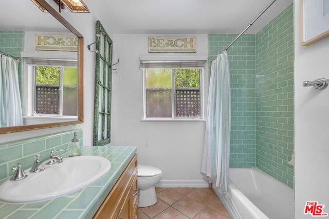 1817 Euclid Street, Santa Monica, CA 90404