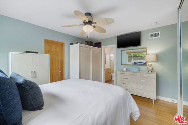 1817 Euclid Street, Santa Monica, CA 90404