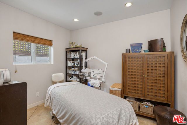 1817 Euclid Street, Santa Monica, CA 90404