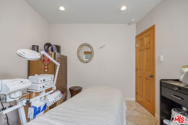 1817 Euclid Street, Santa Monica, CA 90404