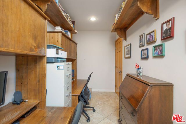 1817 Euclid Street, Santa Monica, CA 90404