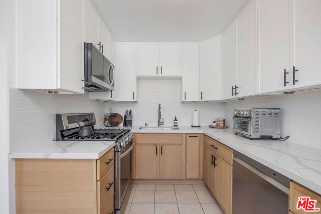 1817 Euclid Street, Santa Monica, CA 90404