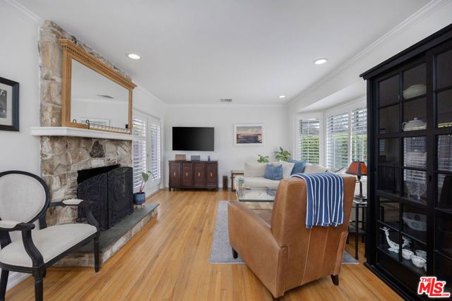 1817 Euclid Street, Santa Monica, CA 90404