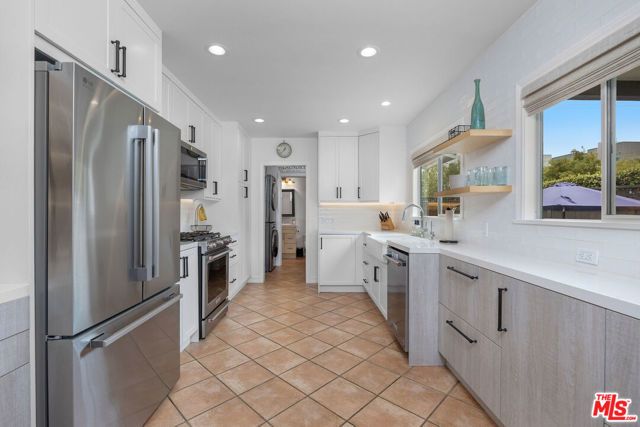 1817 Euclid Street, Santa Monica, CA 90404