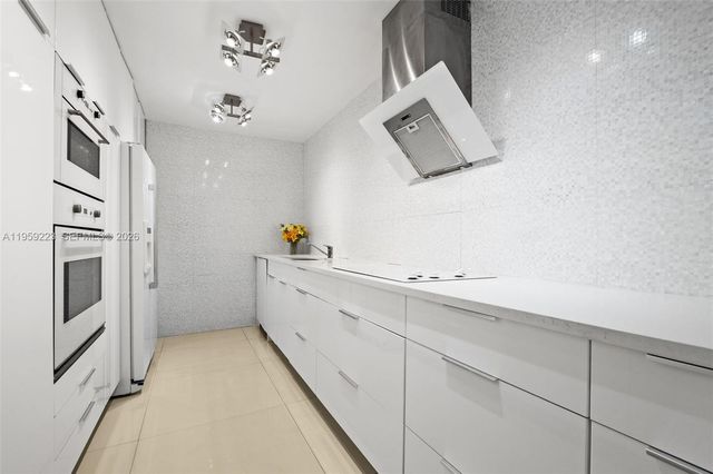 19390 Collins Ave 1221, Sunny Isles Beach, FL 33160