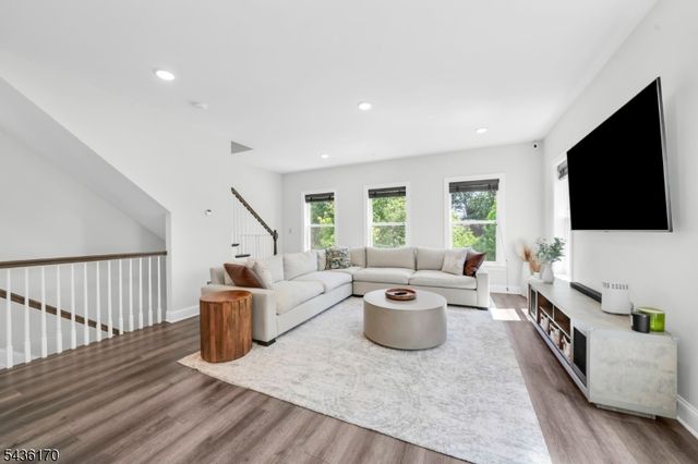805 Abbe Rd, Little Falls Twp., NJ 07424