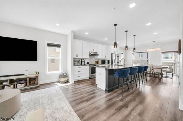 805 Abbe Rd, Little Falls Twp., NJ 07424