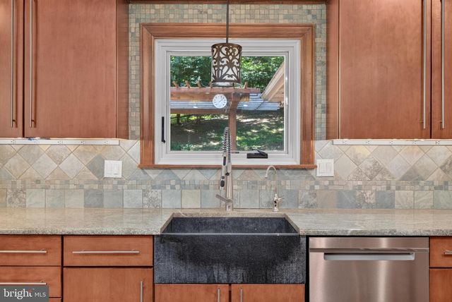 427 UPPER PIKE CREEK RD, Newark, DE 19711