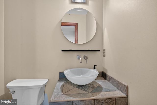 427 UPPER PIKE CREEK RD, Newark, DE 19711