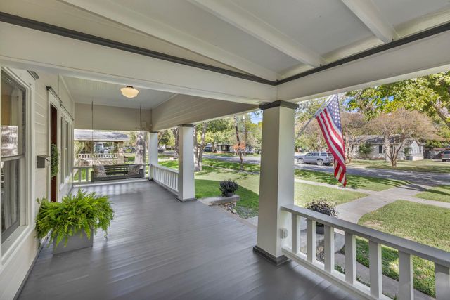 1806 S Main ST, Georgetown, TX 78626