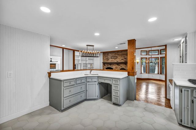 1806 S Main ST, Georgetown, TX 78626