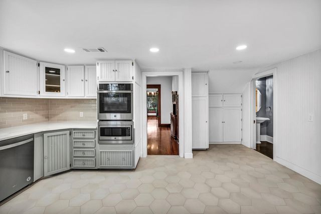 1806 S Main ST, Georgetown, TX 78626