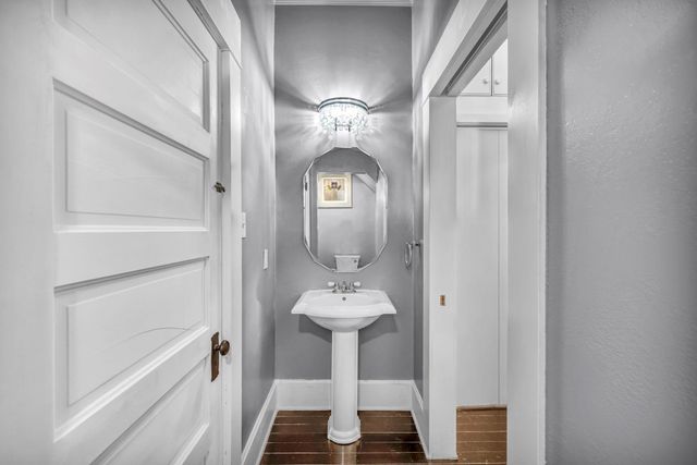 1806 S Main ST, Georgetown, TX 78626