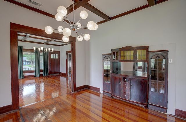 1806 S Main ST, Georgetown, TX 78626