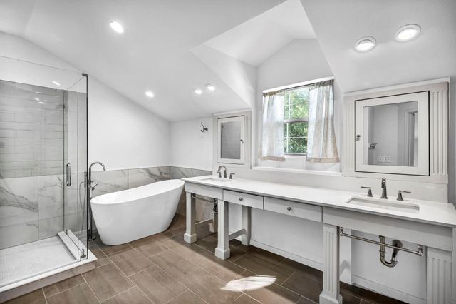 1806 S Main ST, Georgetown, TX 78626