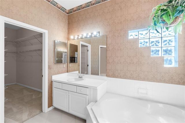 4918 AVON LANE, Sarasota, FL 34238